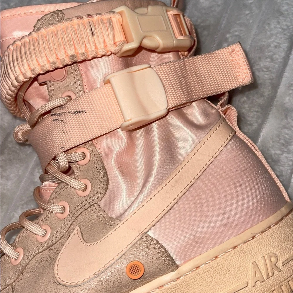 Nike Special Field Air Force 1 in “Orange Pulse” | Size 11 Women